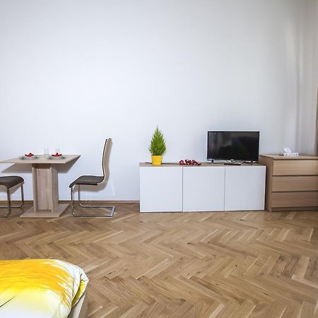 Beautiful Central Apartment Thamova براغ المظهر الخارجي الصورة